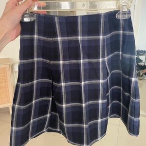 Blue pleated plaid skirt
